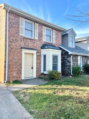 1821 Lexington Trace